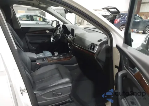 2018 Audi Q5 2.0T Premium/2.0T Tech Premium z USA, uszkodzony, nr VIN WA1BNAFY8J2153500